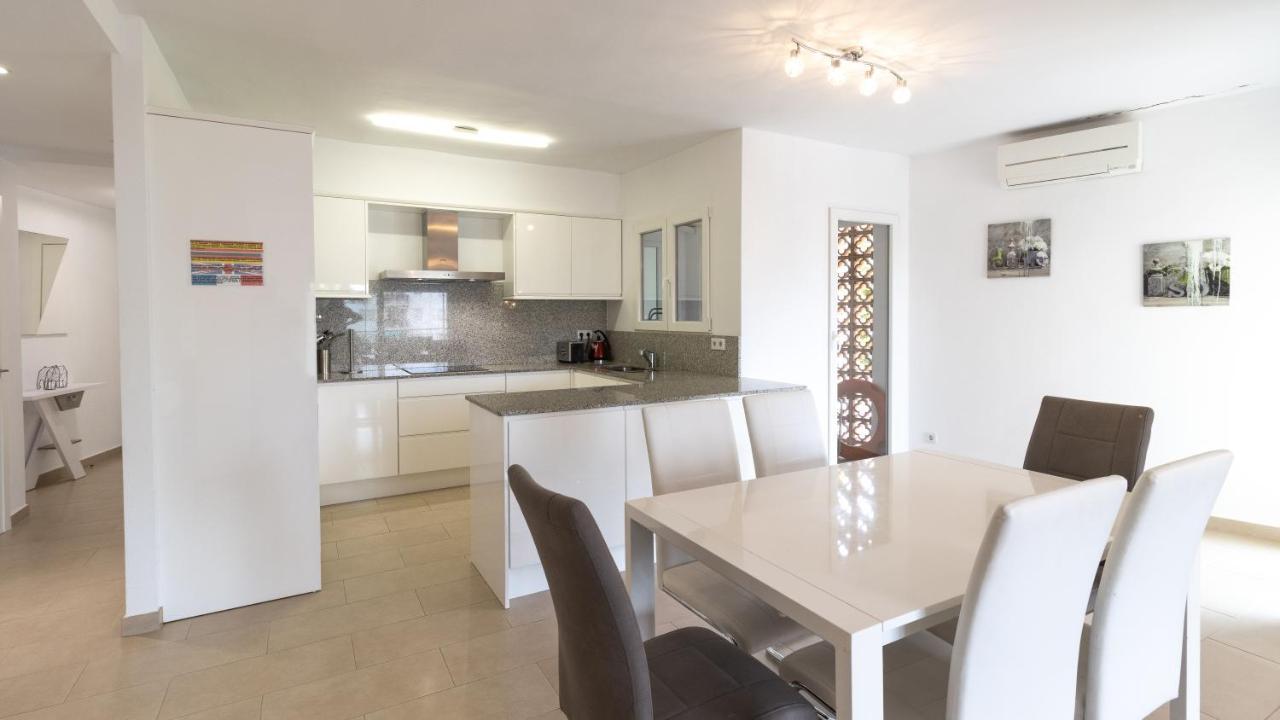 Modern 2 Bedroom Apartment 100 M From The Beach Jávea Kültér fotó